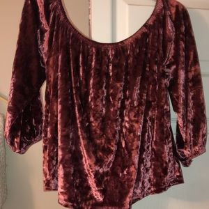 Off the shoulder quarter sleeve